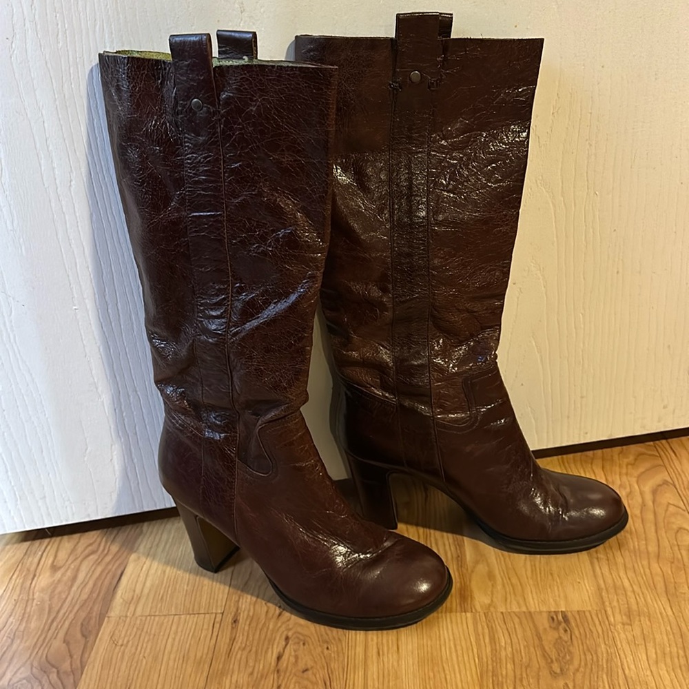 Nicole “Fargo brown” leather boots. Nicole by Nicole Miller woman’s heeled boots